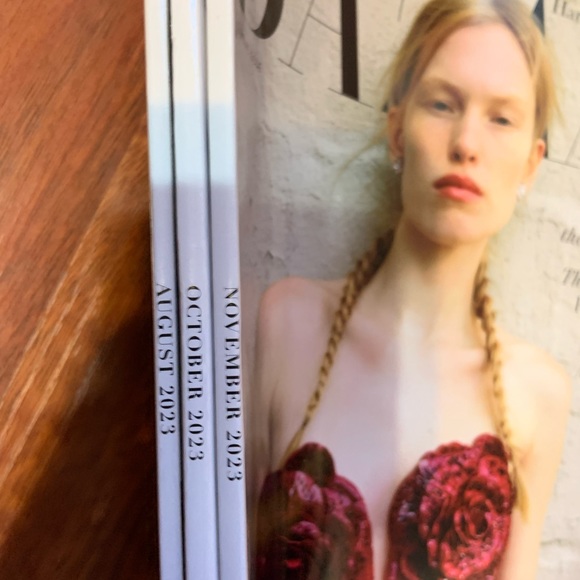 Harper’s Bazaar Magazine Bundle - Aug/Oct/Nov 2023 - Picture 2 of 4